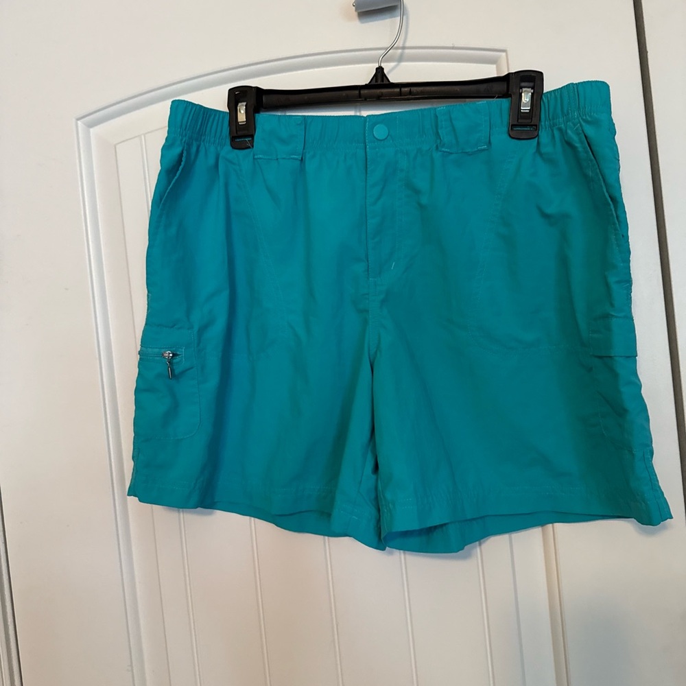 Columbia Turquoise Cargo Shorts Women’s